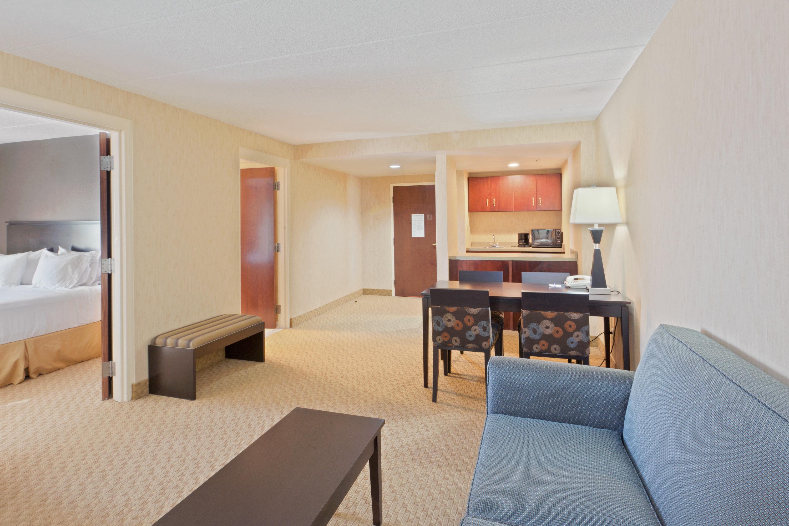 Holiday Inn Express Hotel & Suites Dover By Ihg Exterior photo