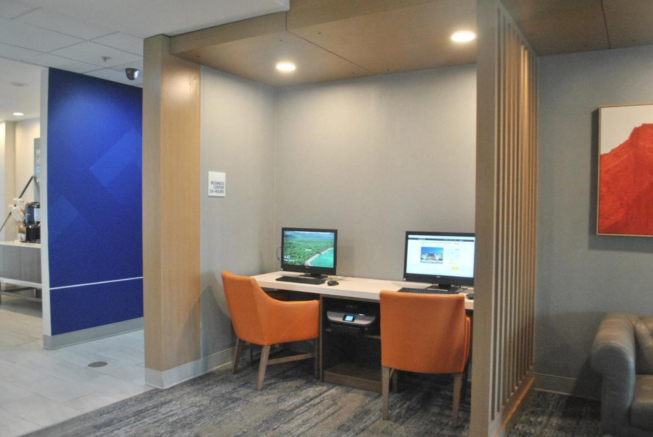 Holiday Inn Express Hotel & Suites Dover By Ihg Exterior photo