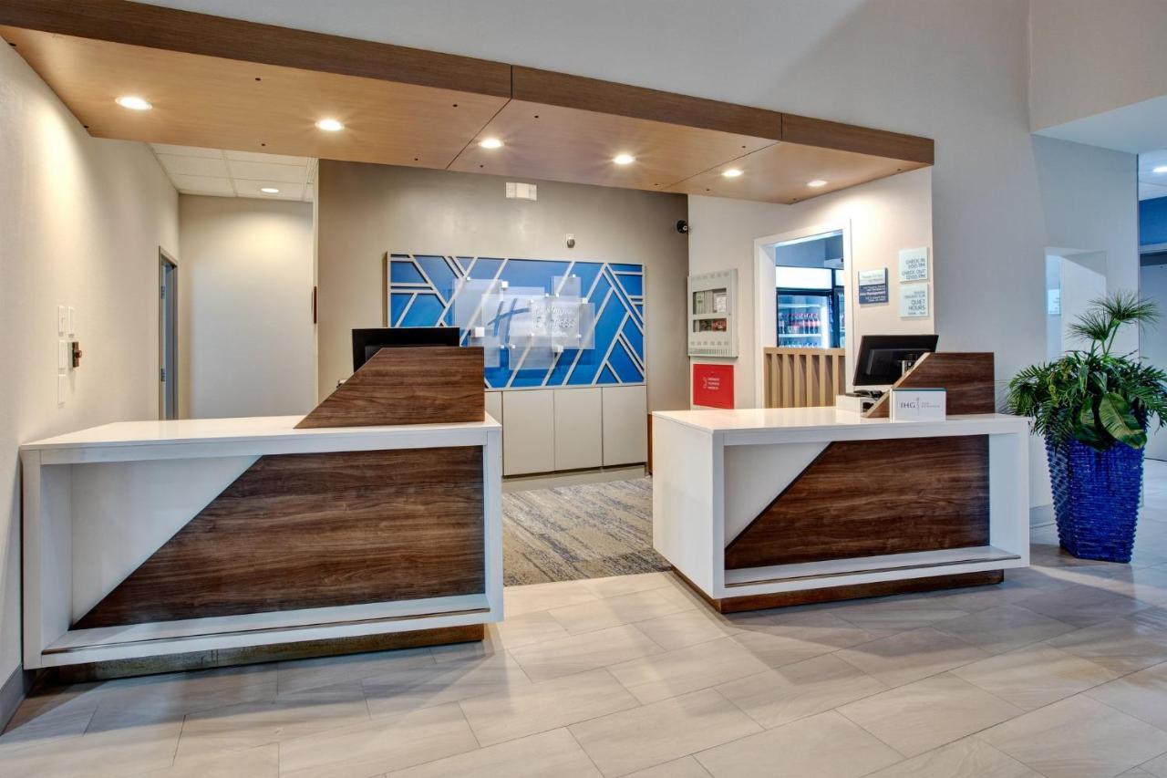 Holiday Inn Express Hotel & Suites Dover By Ihg Exterior photo