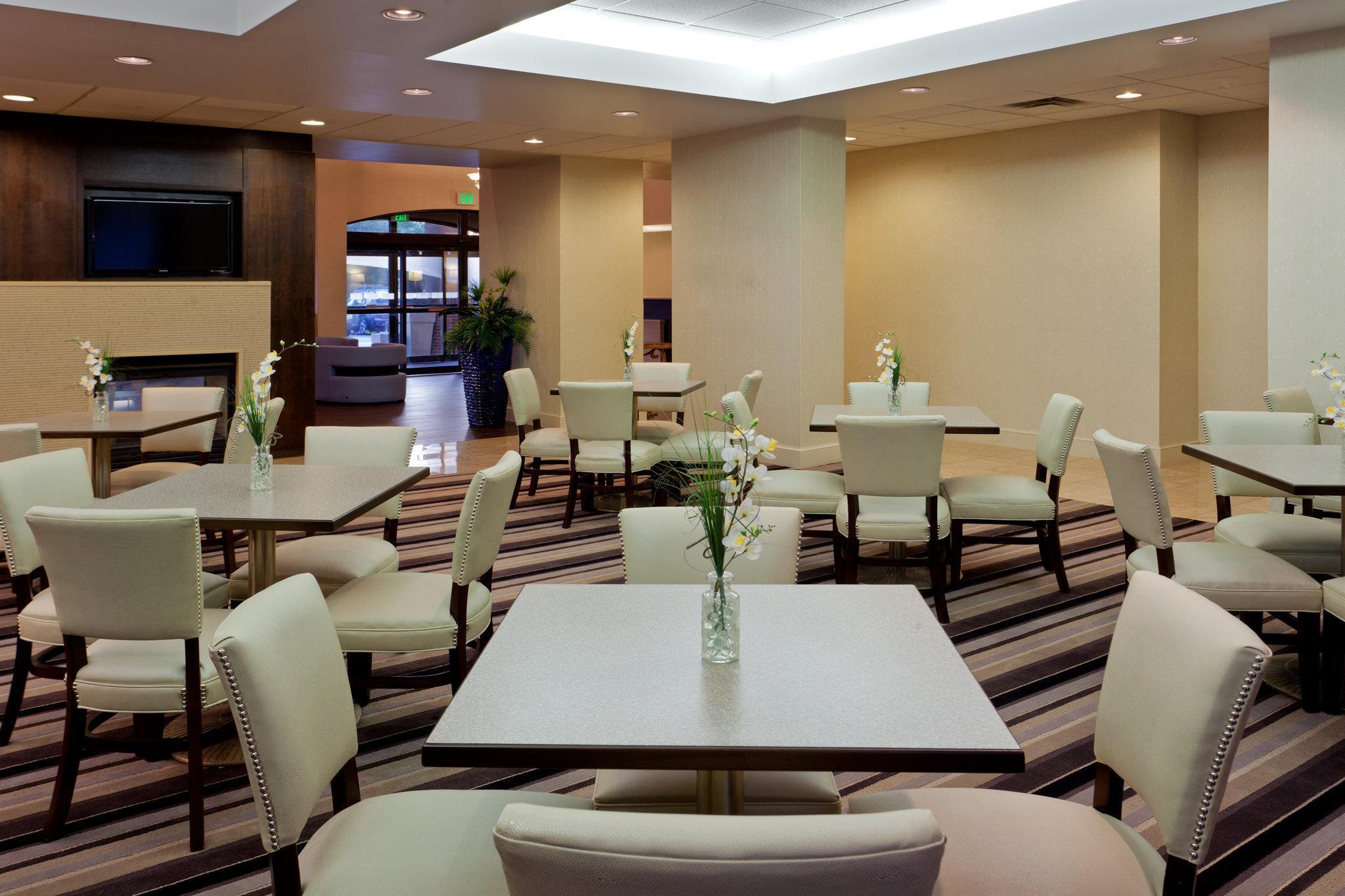 Holiday Inn Express Hotel & Suites Dover By Ihg Exterior photo