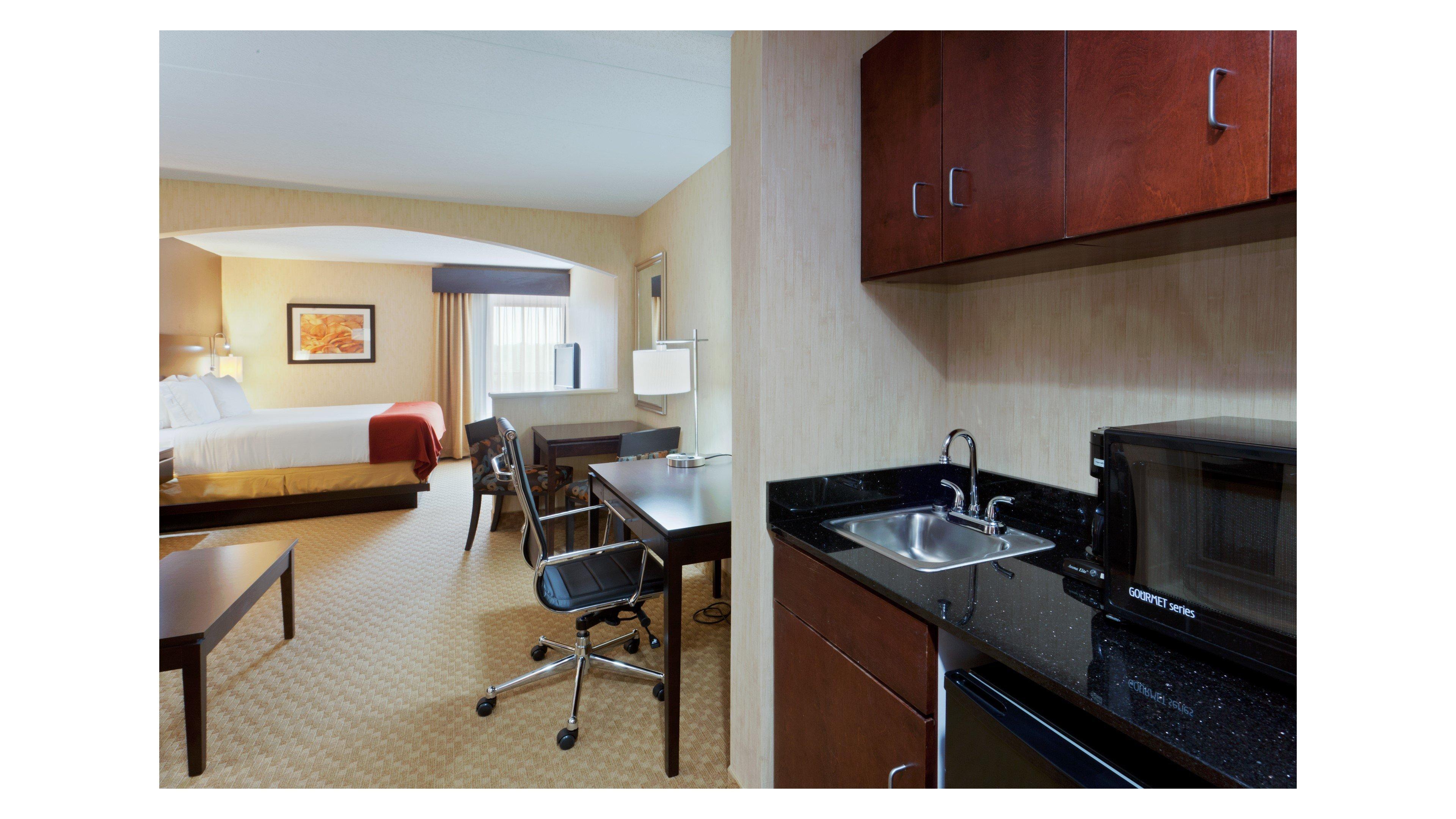 Holiday Inn Express Hotel & Suites Dover By Ihg Exterior photo
