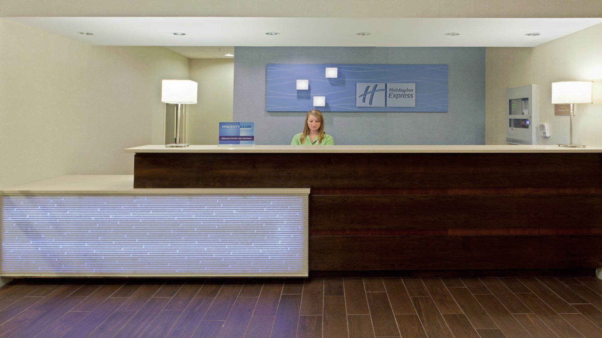 Holiday Inn Express Hotel & Suites Dover By Ihg Exterior photo