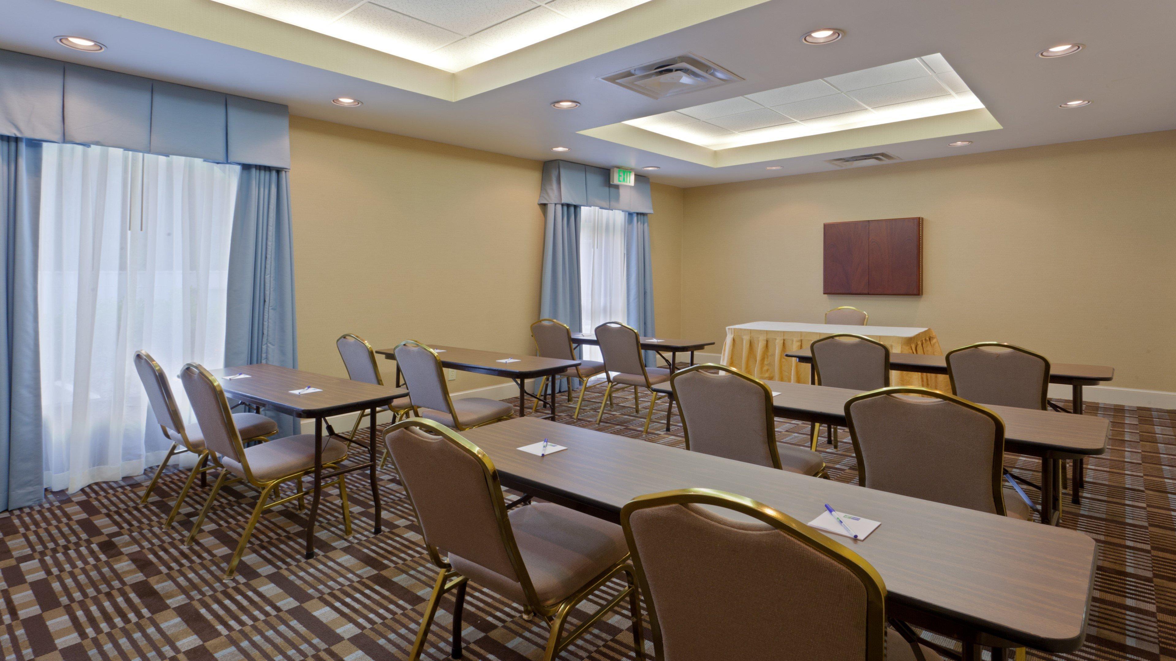 Holiday Inn Express Hotel & Suites Dover By Ihg Exterior photo